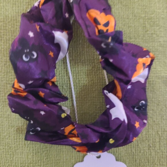 Scrunchie Halloween Themed Wristlet Keyring - Picture 2 of 3